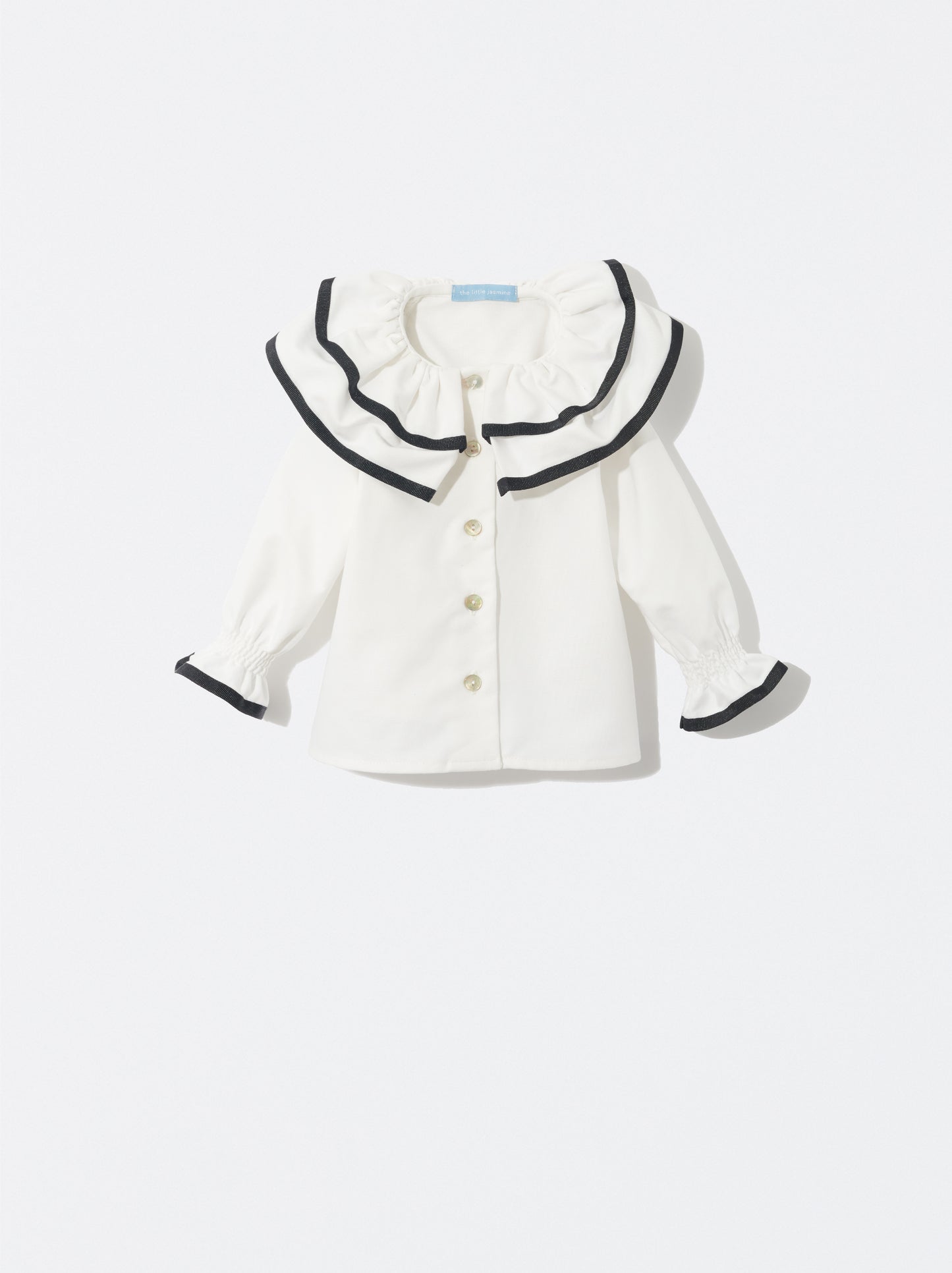 Blusa com detalhe na gola