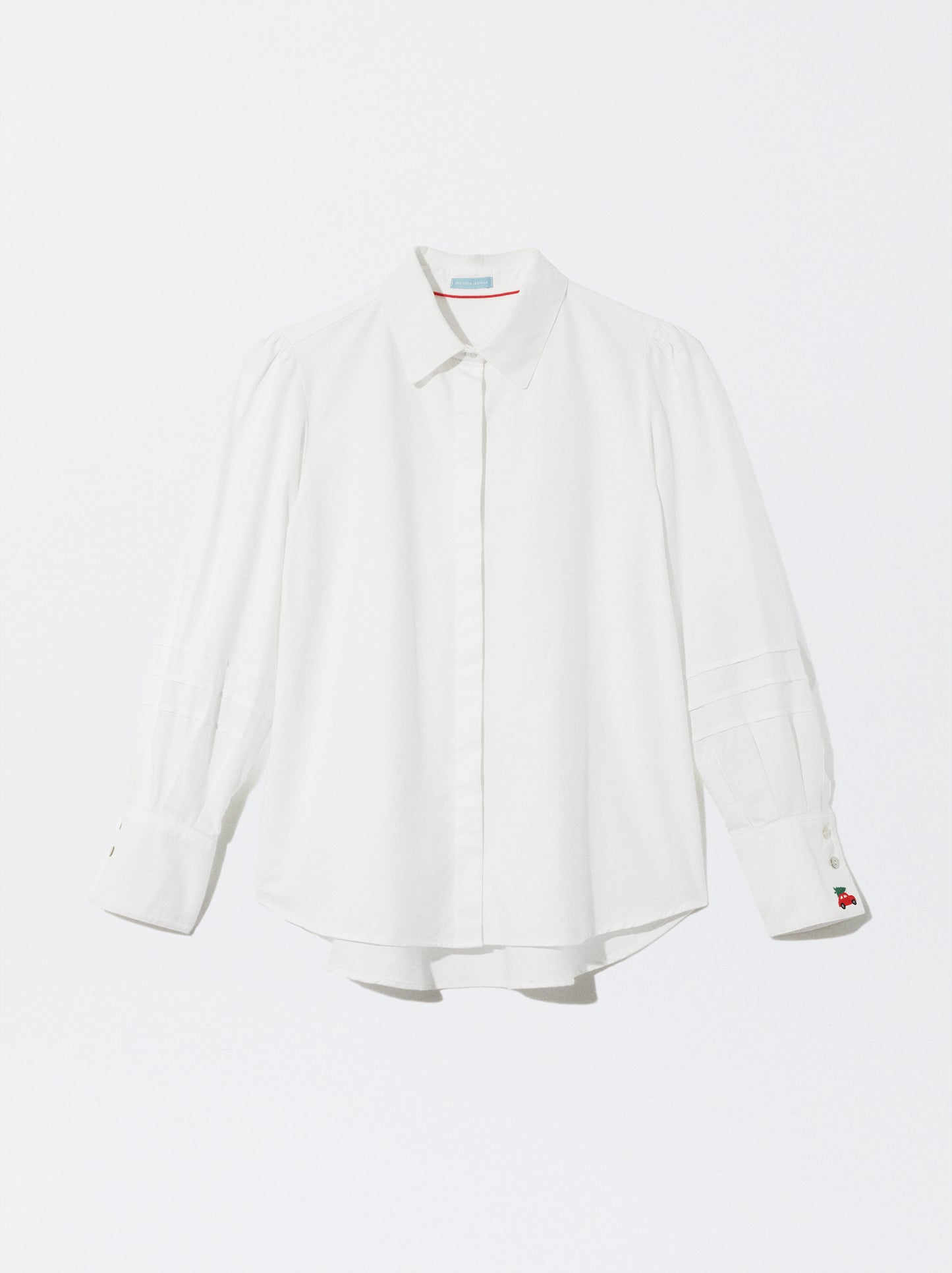 Camisa de mulher com bordado de carrinho