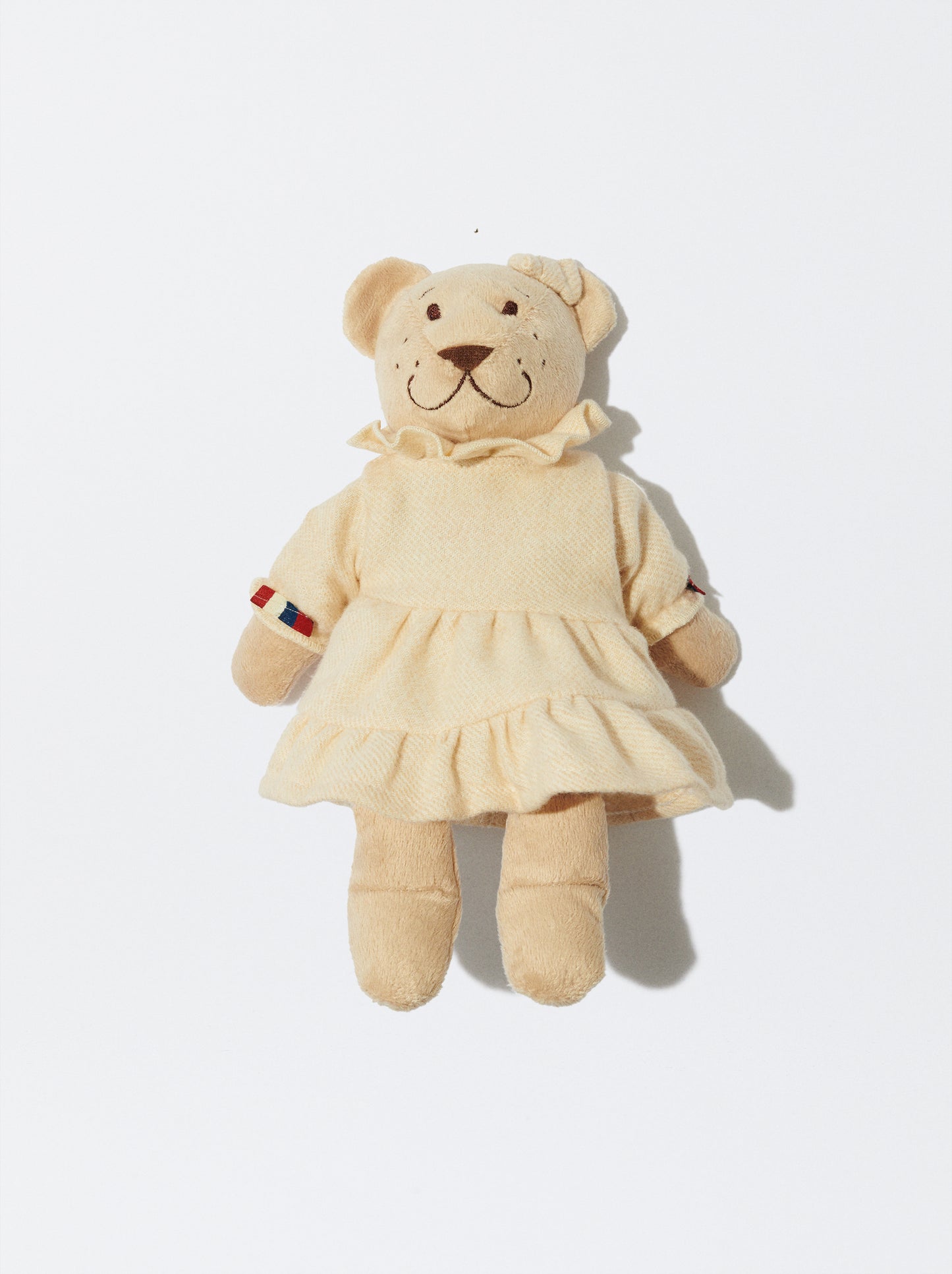 Olivia com vestido bege