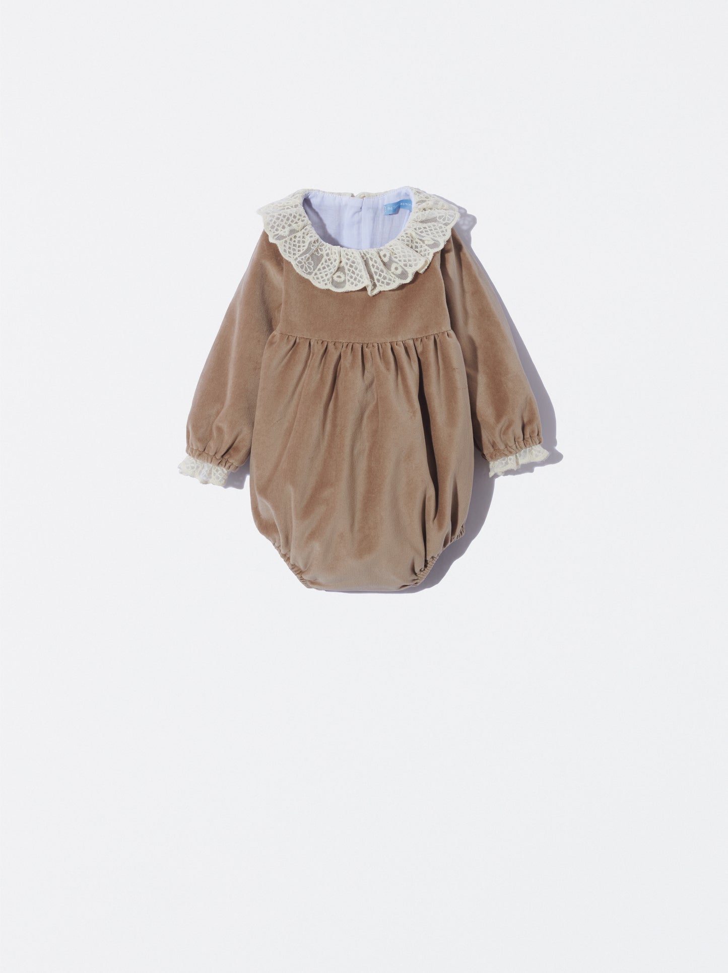 Fofo em veludo bege com gola