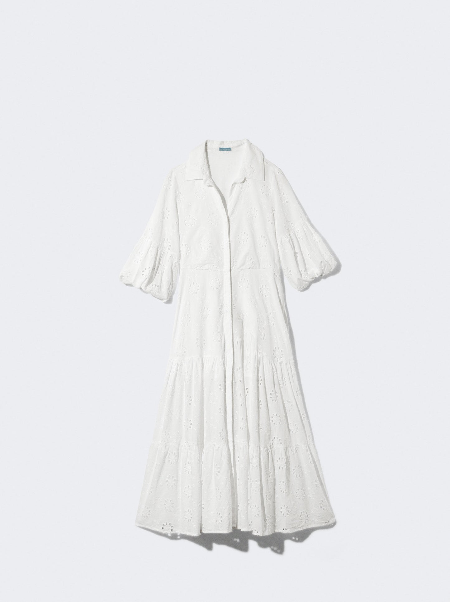 Vestido Mulher em bordado inglês