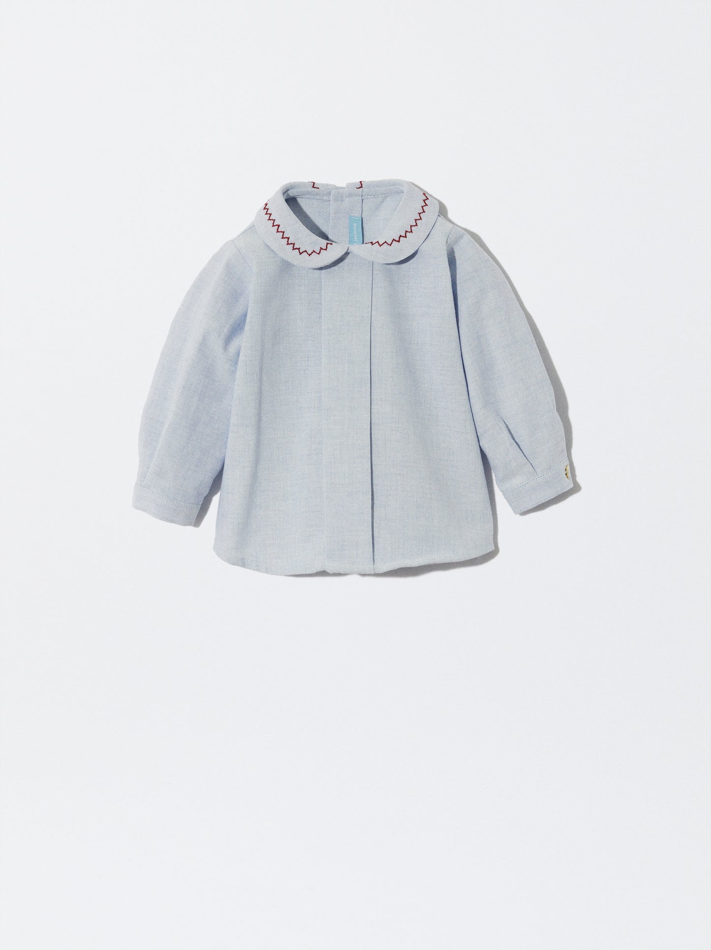 Blusa com gola redonda e detalhe bordado
