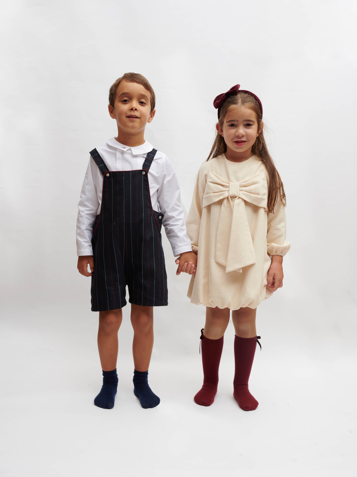 Vestido bege com laço