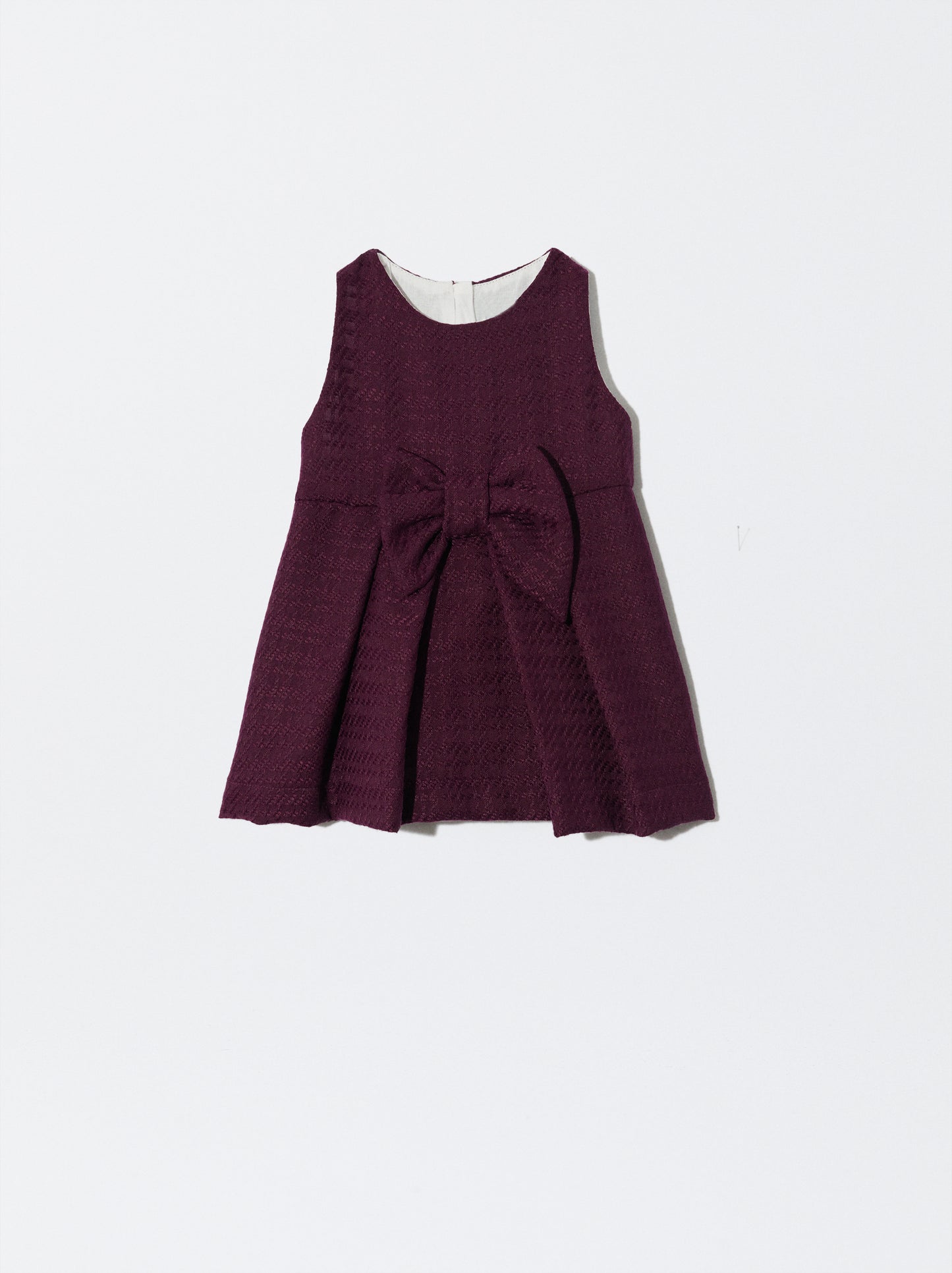 Vestido com laço bordeaux em pied de poule