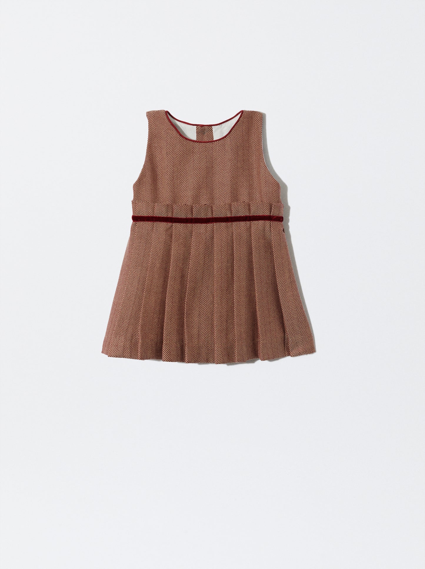 Vestido bordeaux com detalhe em veludo
