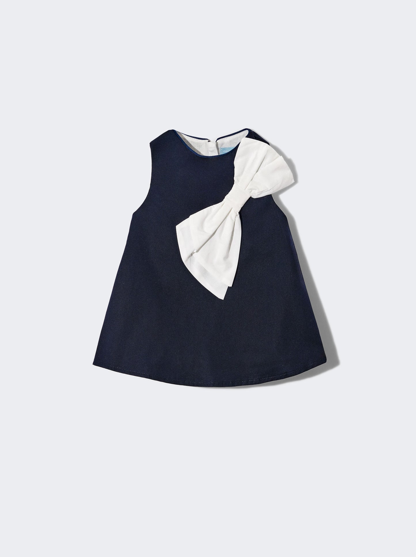 Vestido azul marinho com detalhe de laço