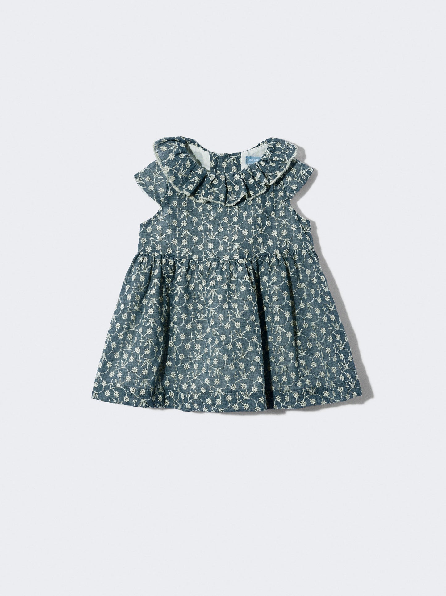 Vestido em bordado inglês