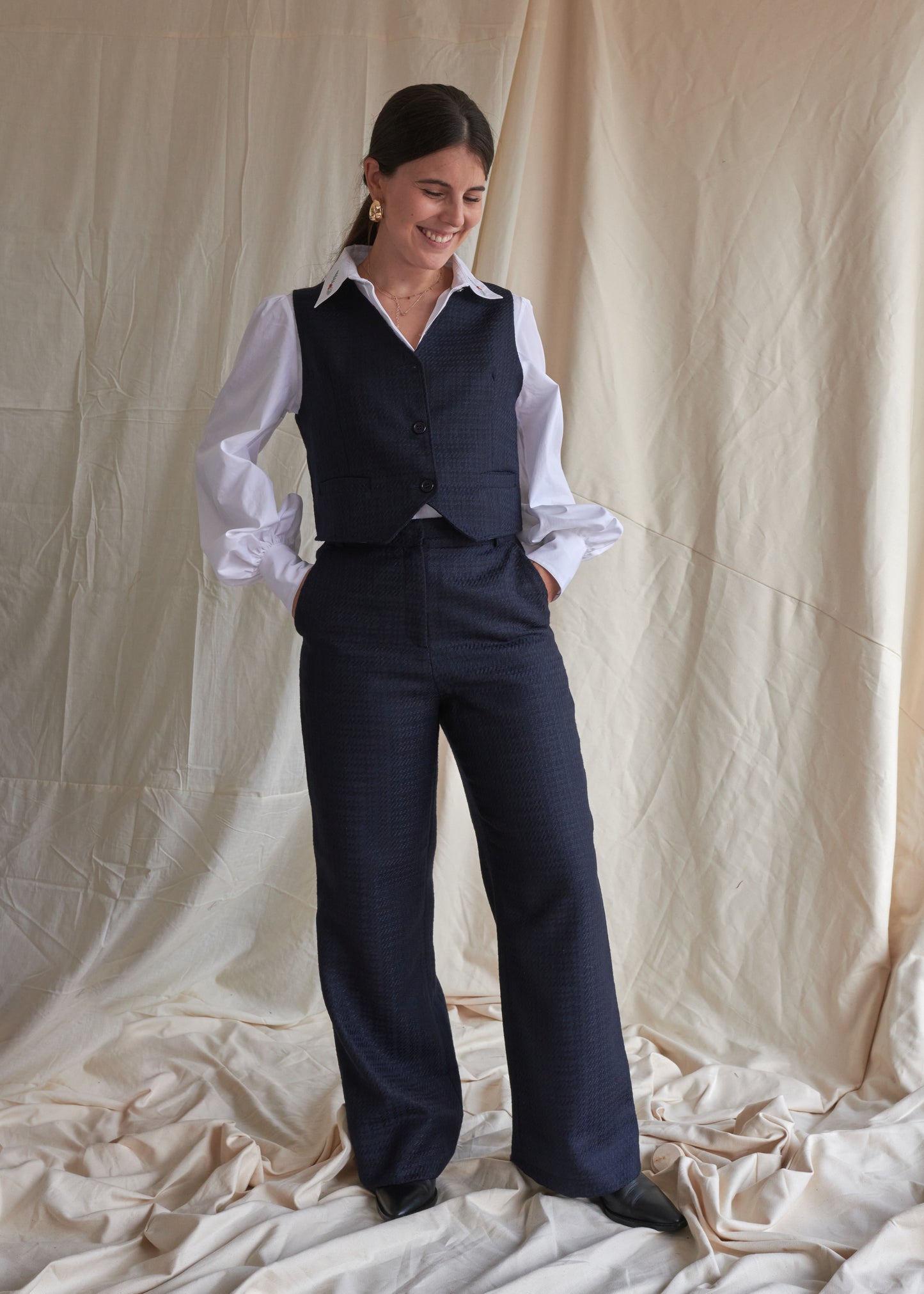 Pantalona azul em pied de poule