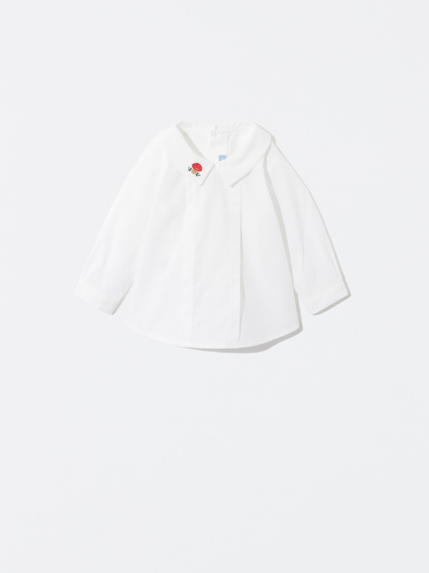 Blusa com bordado de cogumelo