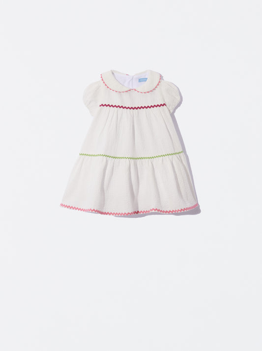Vestido branco com detalhe