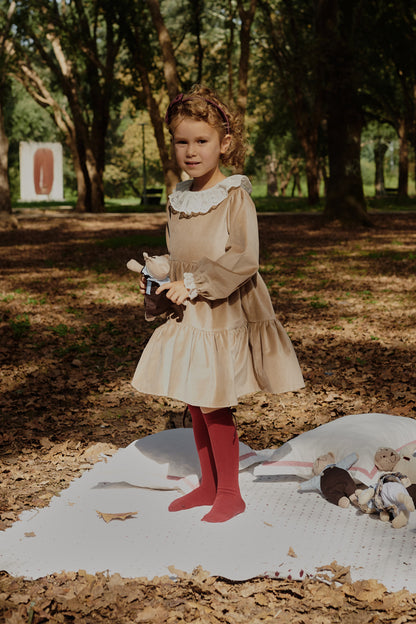 Vestido bege de veludo