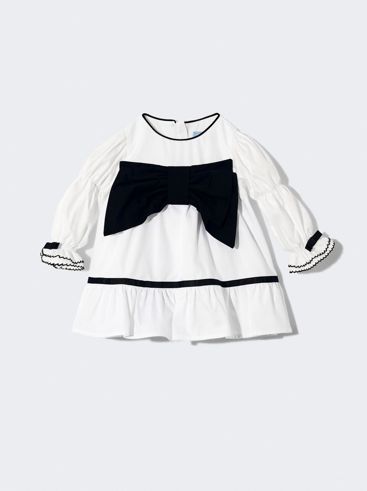 Vestido branco com laço