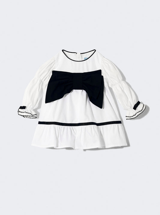 Vestido branco com laço