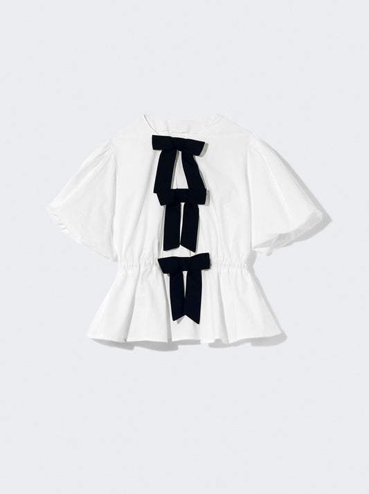 Blusa branca com laços em contraste