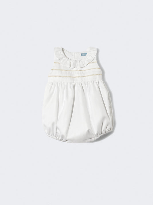 Fofo branco com detalhe bege