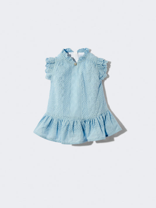Vestido em bordado inglês