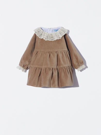 Vestido bege de veludo