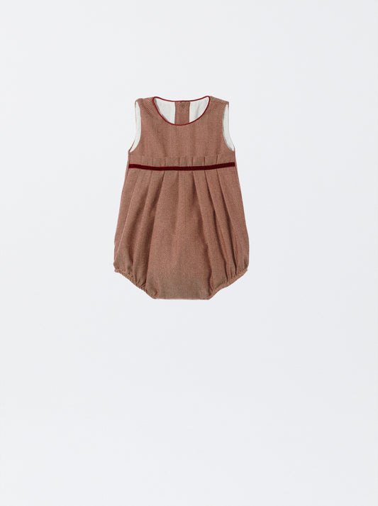 Fofo bordeaux com detalhe de veludo